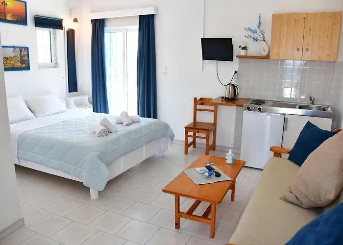 Blue Dolphin Studios And Apartment