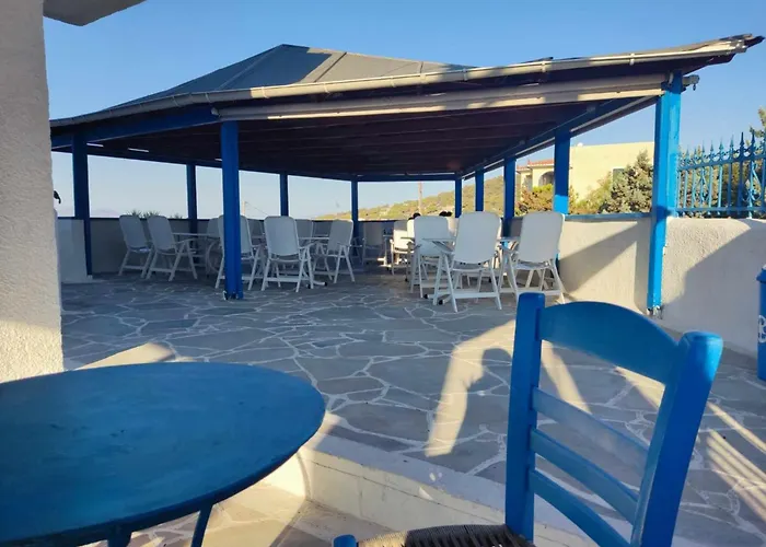 Blue Dolphin Studios And Apartment