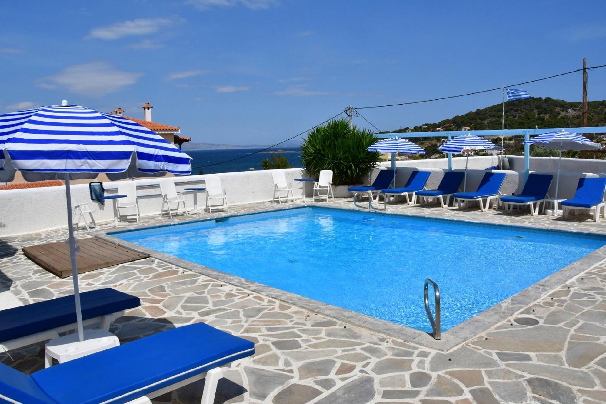 Blue Dolphin Studios&apartment Apartahotel 3*