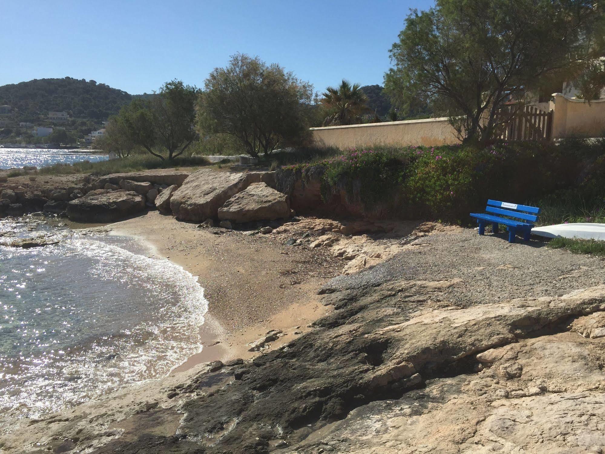 Blue Dolphin Studios&apartment Vagia (Aegina)